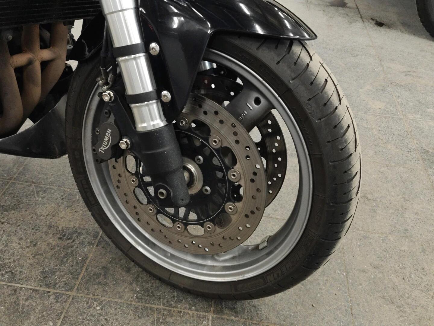 TRIUMPH SPEED TRIPLE 2005