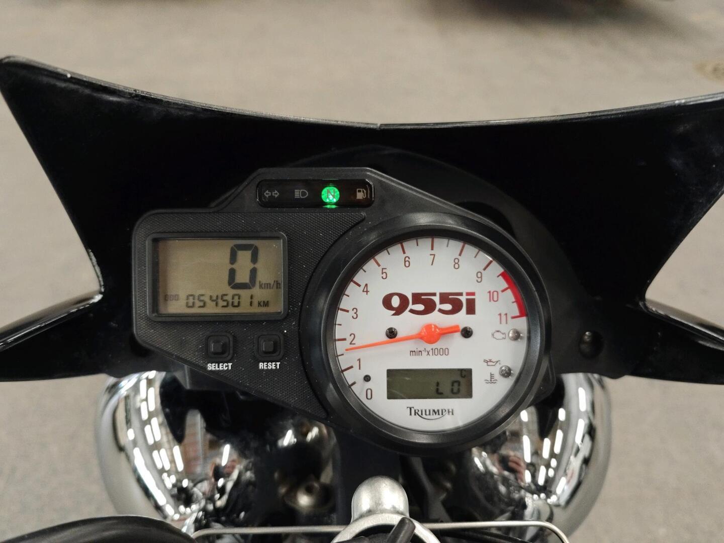 TRIUMPH SPEED TRIPLE 2005