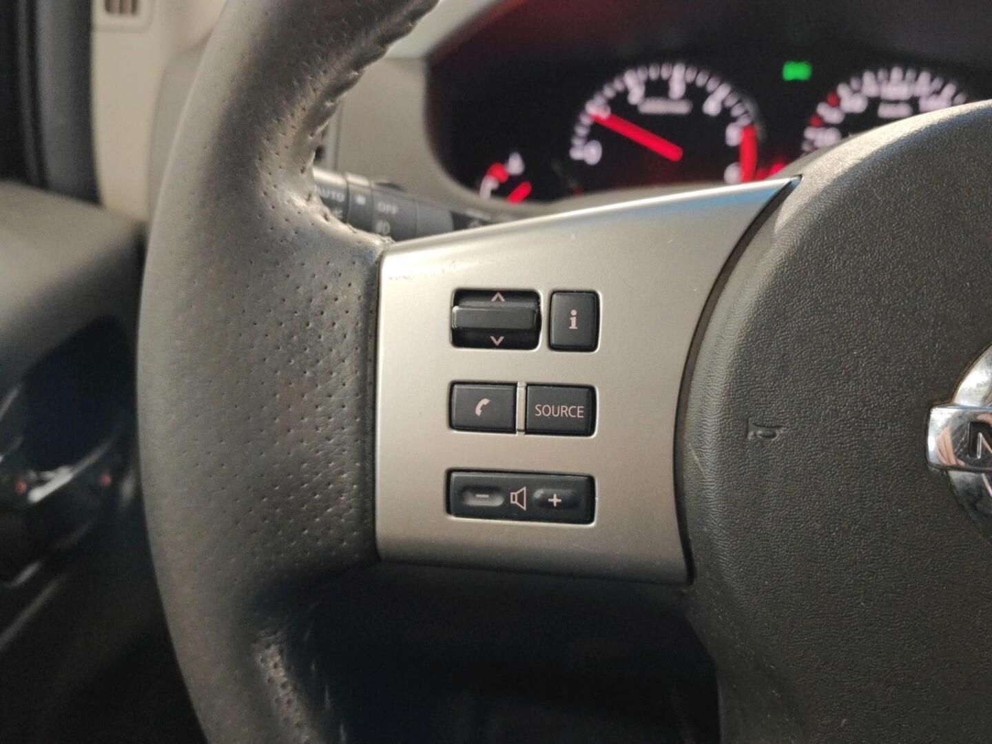 NISSAN Pathfinder 2013