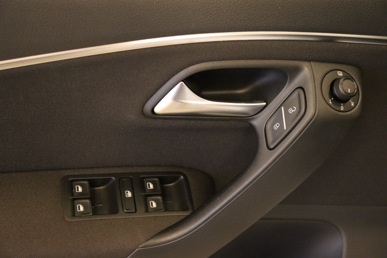 VOLKSWAGEN Polo 2015