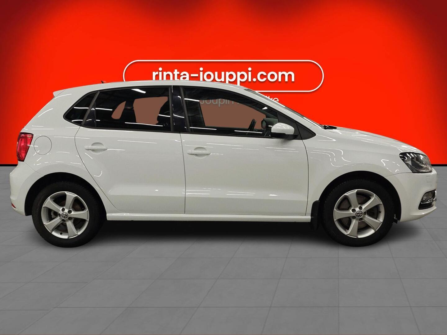 VOLKSWAGEN Polo 2015