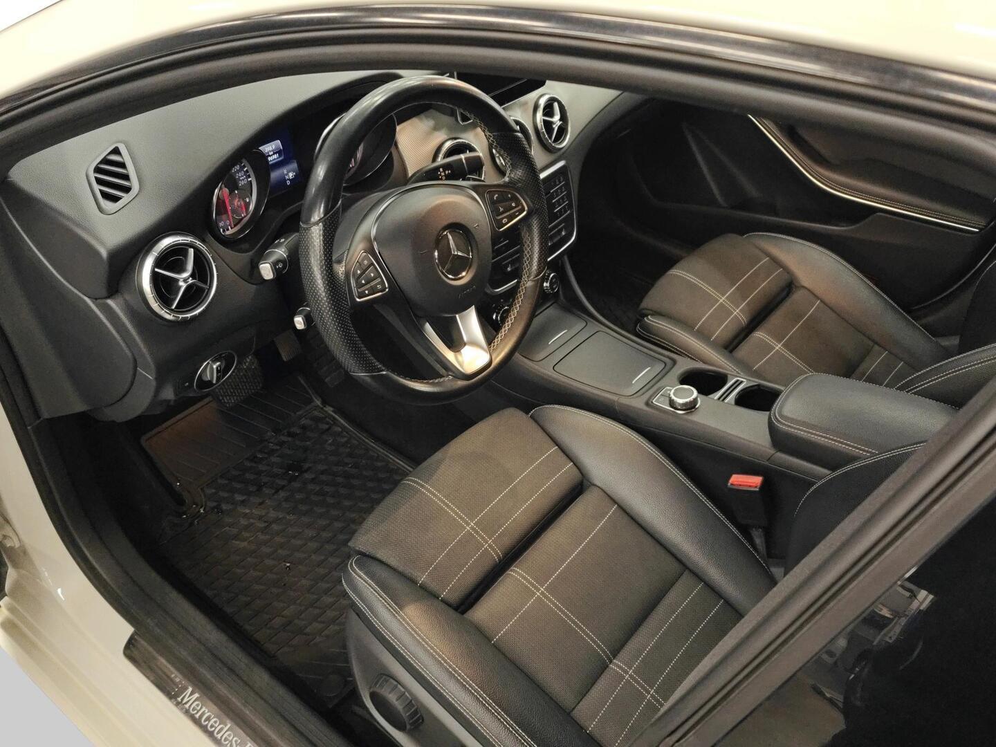 MERCEDES-BENZ CLA 2016