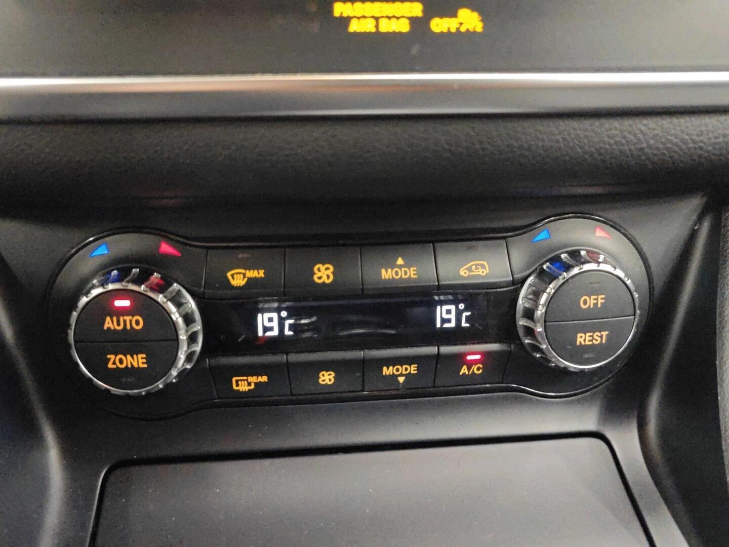 MERCEDES-BENZ CLA 2016