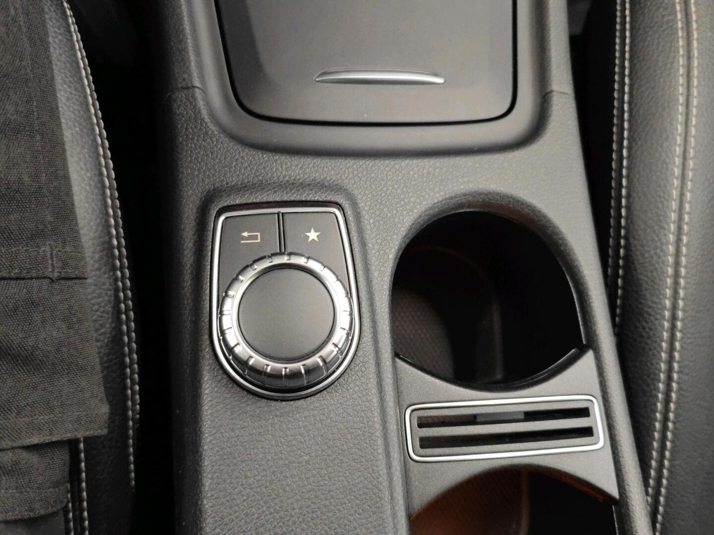 MERCEDES-BENZ CLA 2016