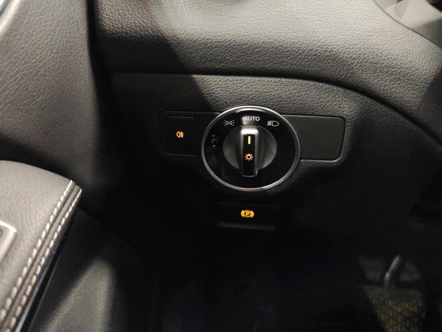 MERCEDES-BENZ CLA 2016