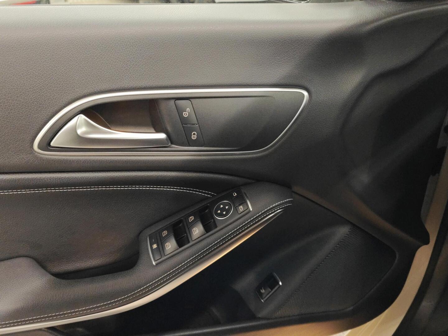 MERCEDES-BENZ CLA 2016