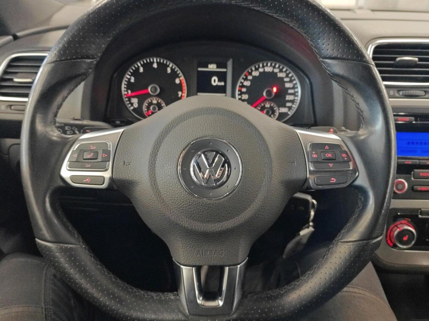 VOLKSWAGEN Scirocco 2010
