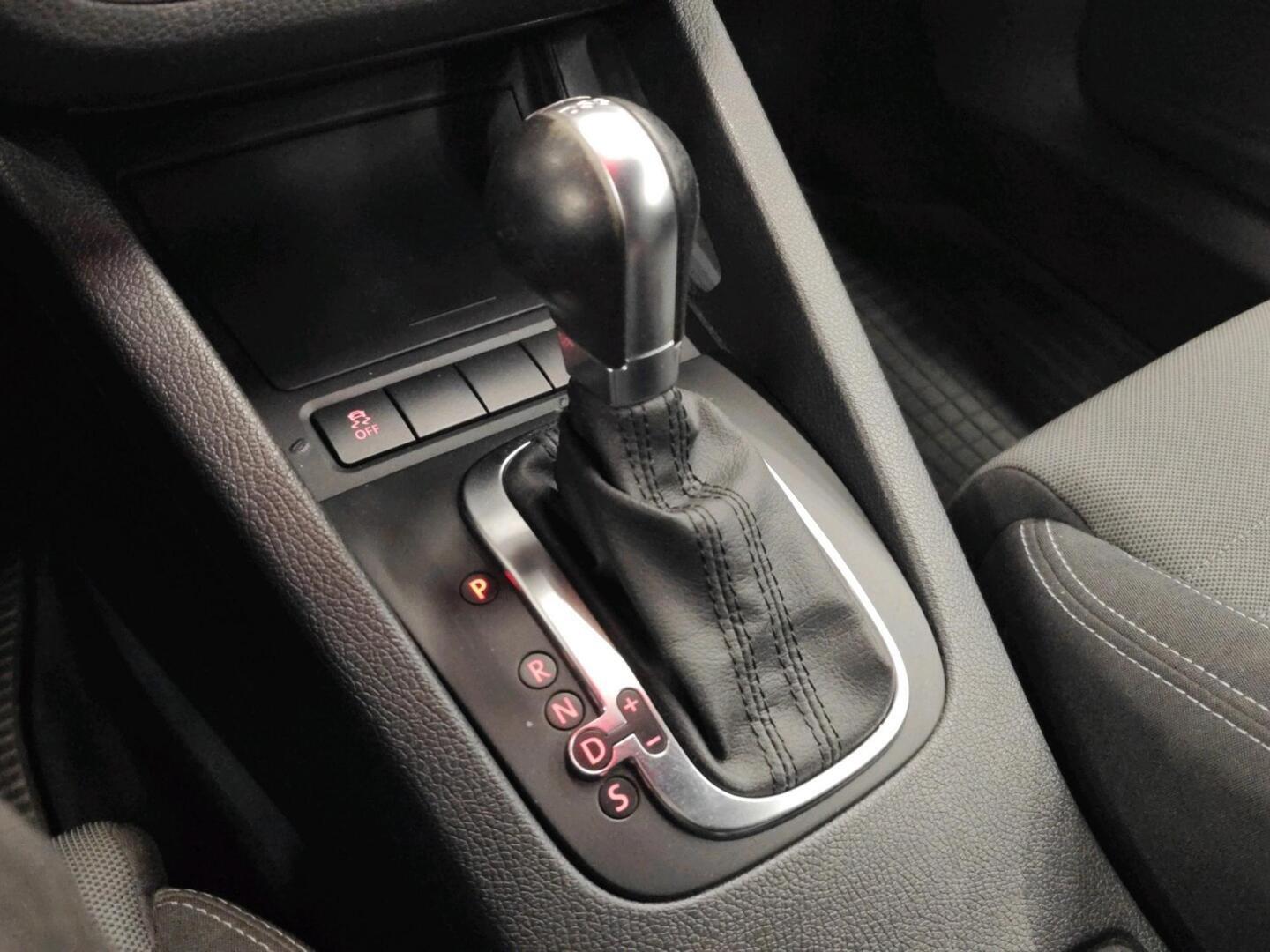 VOLKSWAGEN Scirocco 2010
