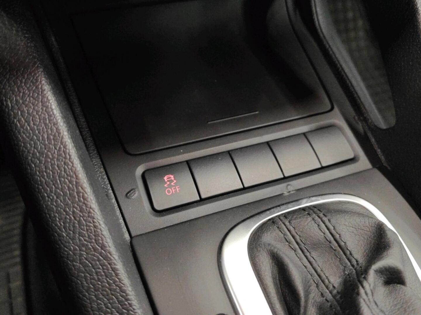 VOLKSWAGEN Scirocco 2010