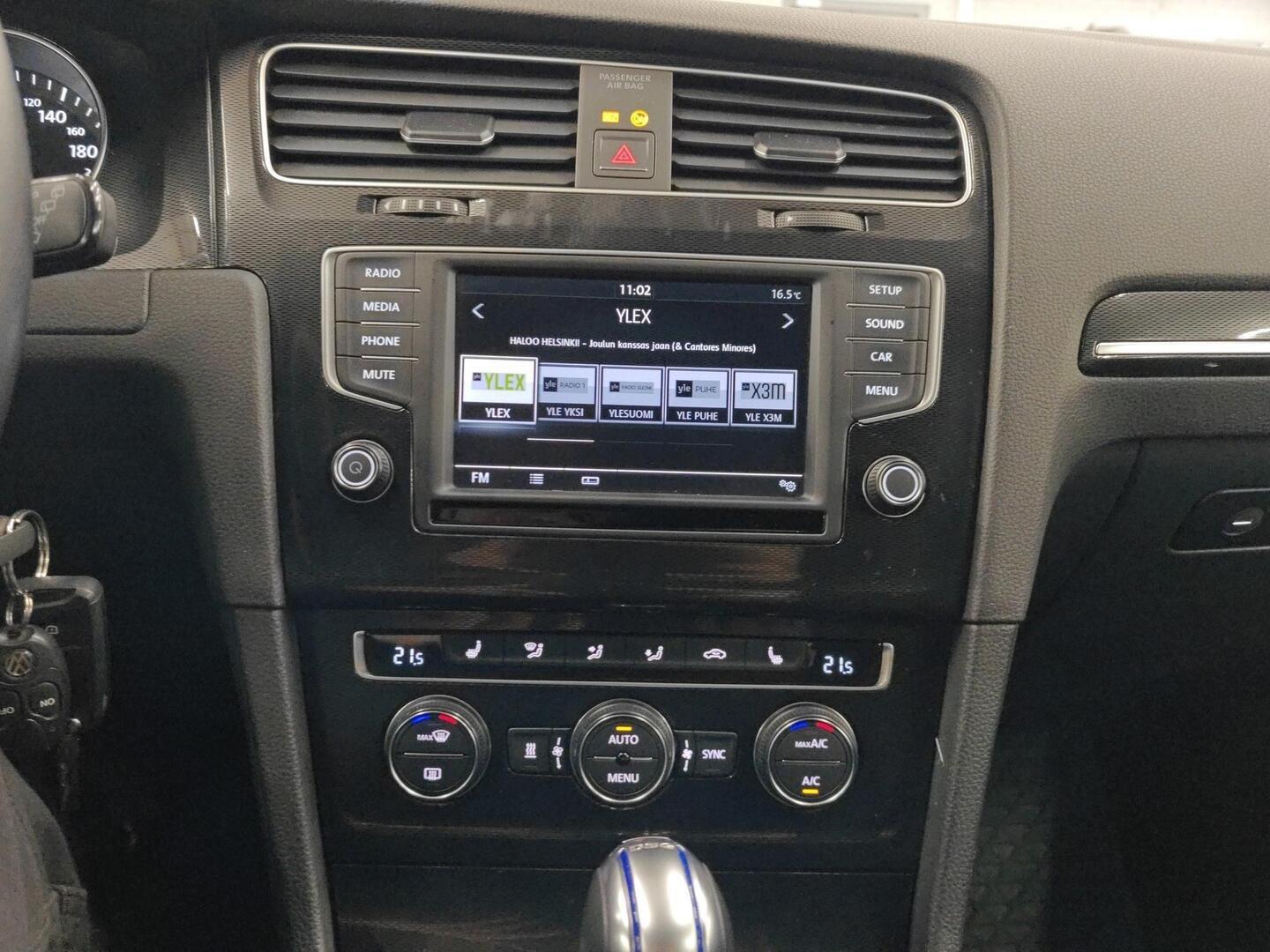 VOLKSWAGEN Golf 2015