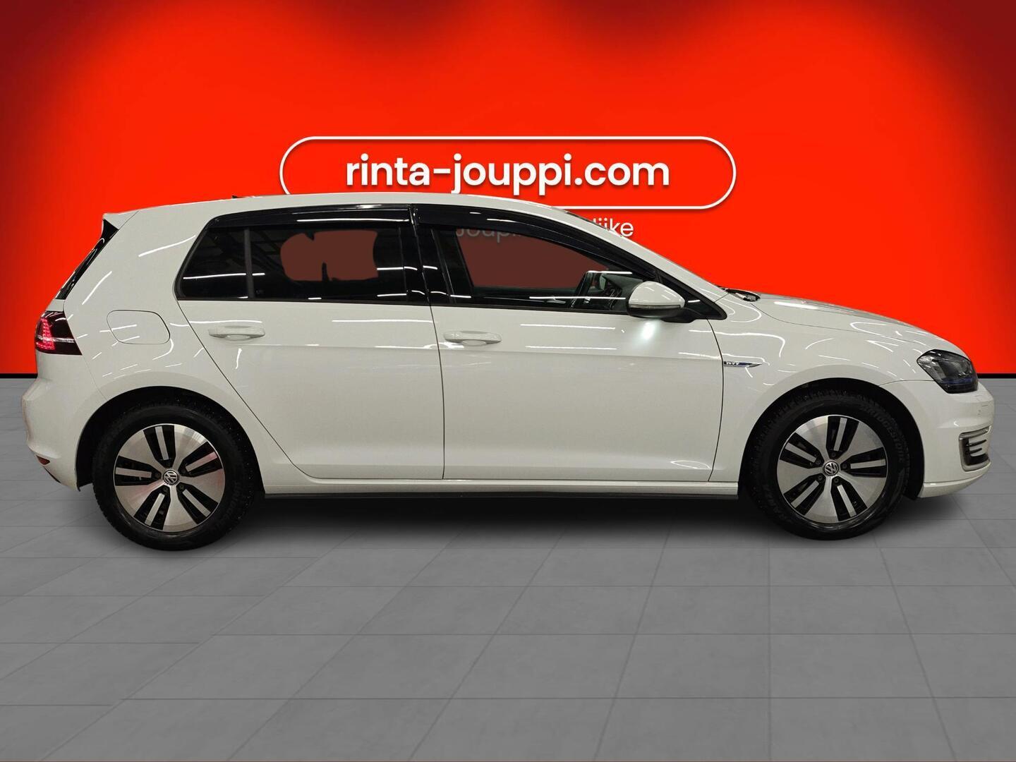 VOLKSWAGEN Golf 2015