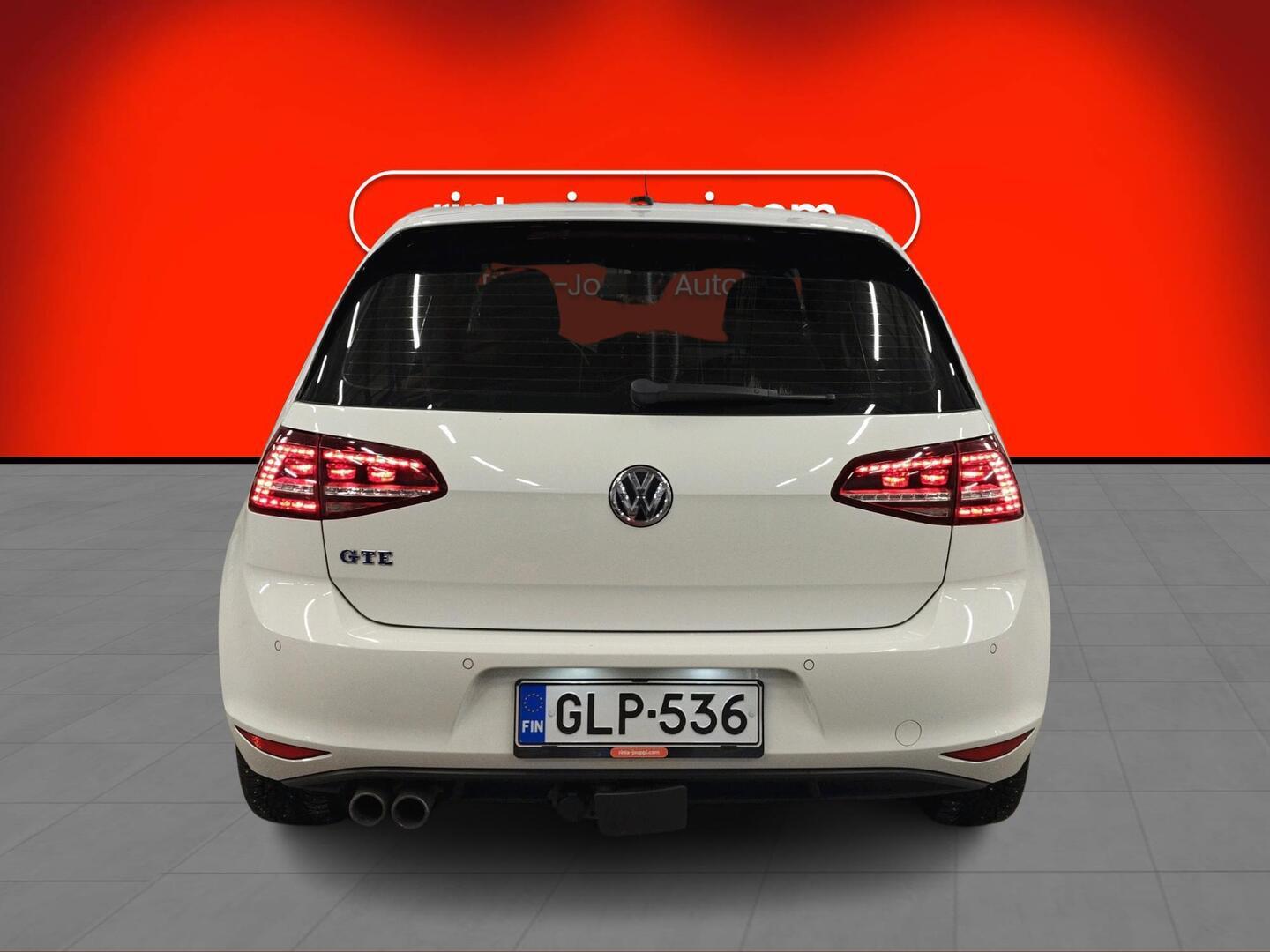 VOLKSWAGEN Golf 2015