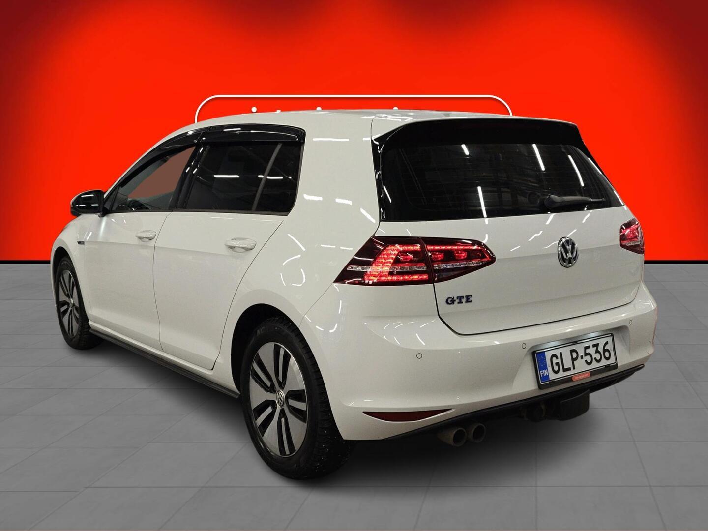 VOLKSWAGEN Golf 2015