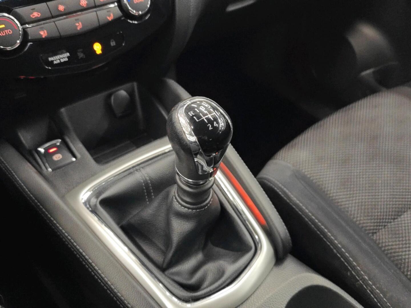 NISSAN Qashqai 2016