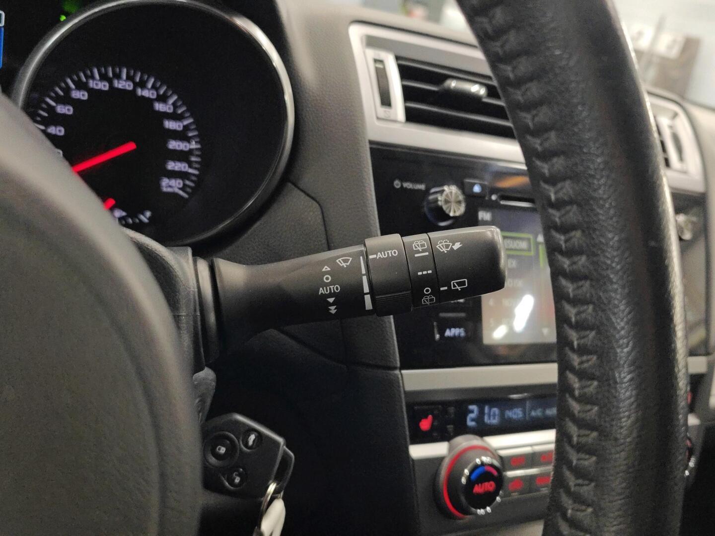 SUBARU Outback 2015