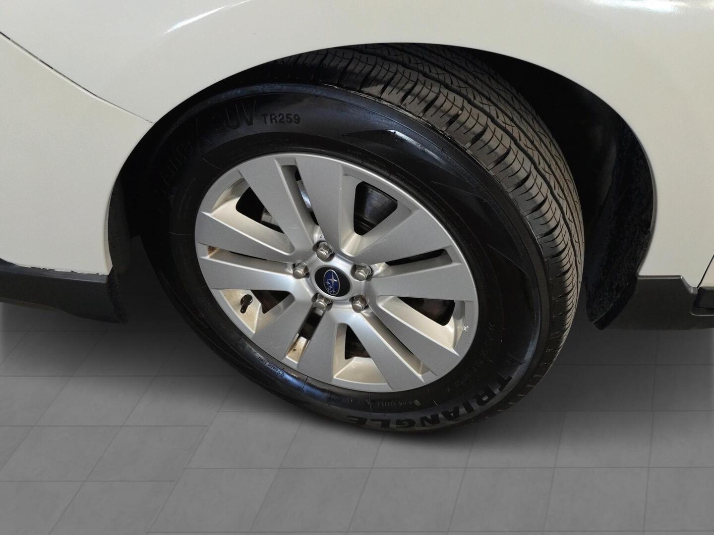 SUBARU Outback 2015
