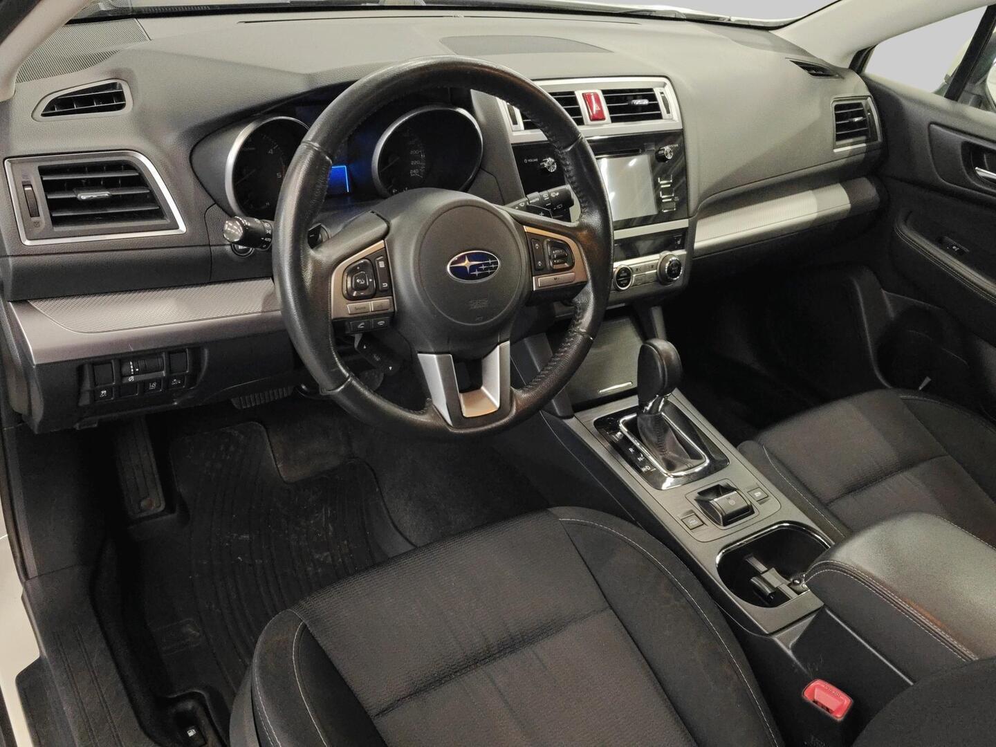 SUBARU Outback 2015