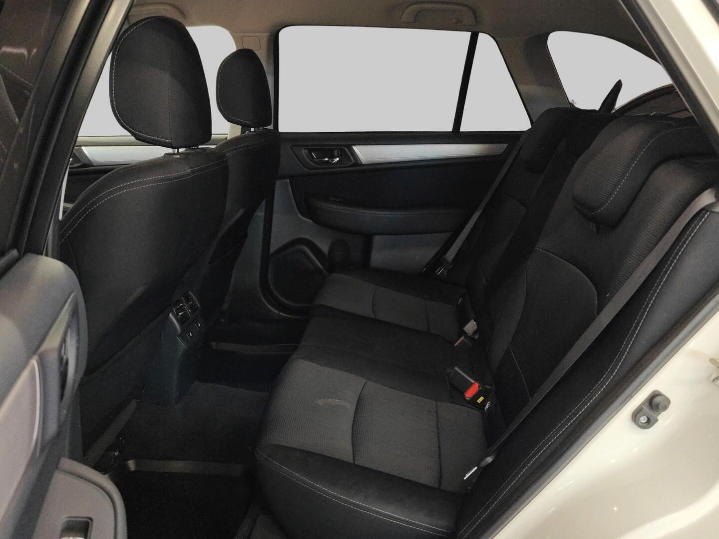 SUBARU Outback 2015