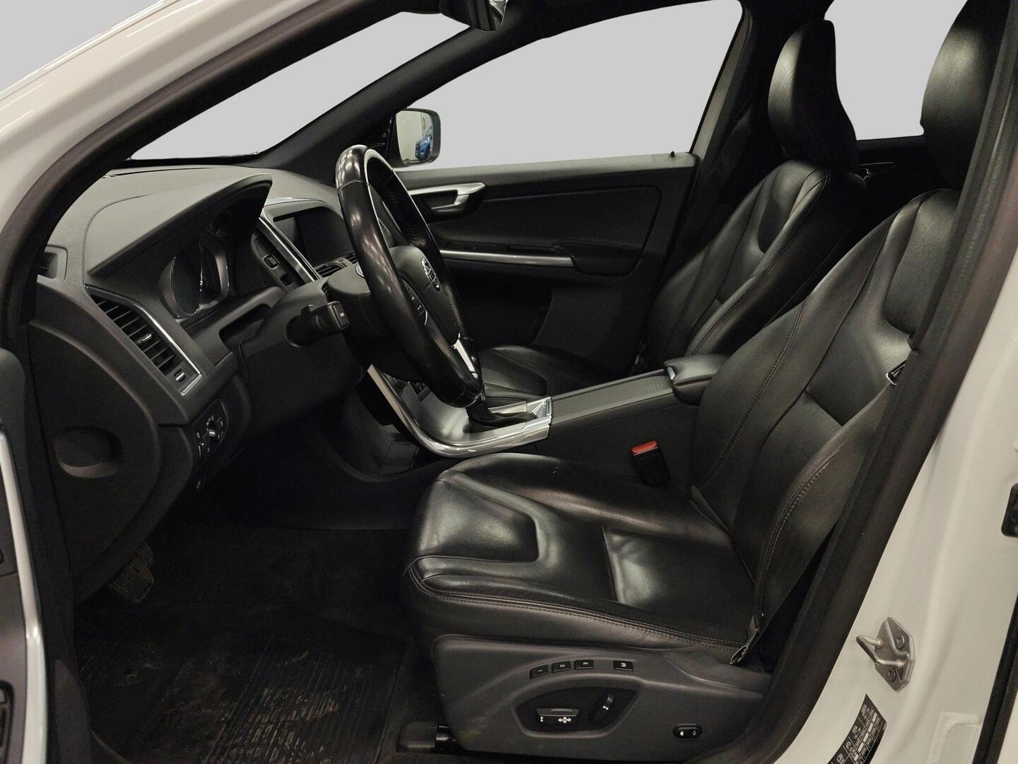 VOLVO XC60 2016