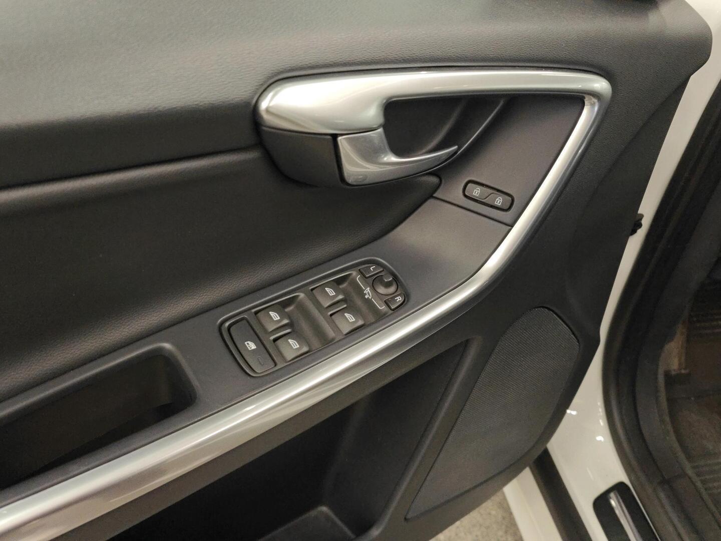VOLVO XC60 2016