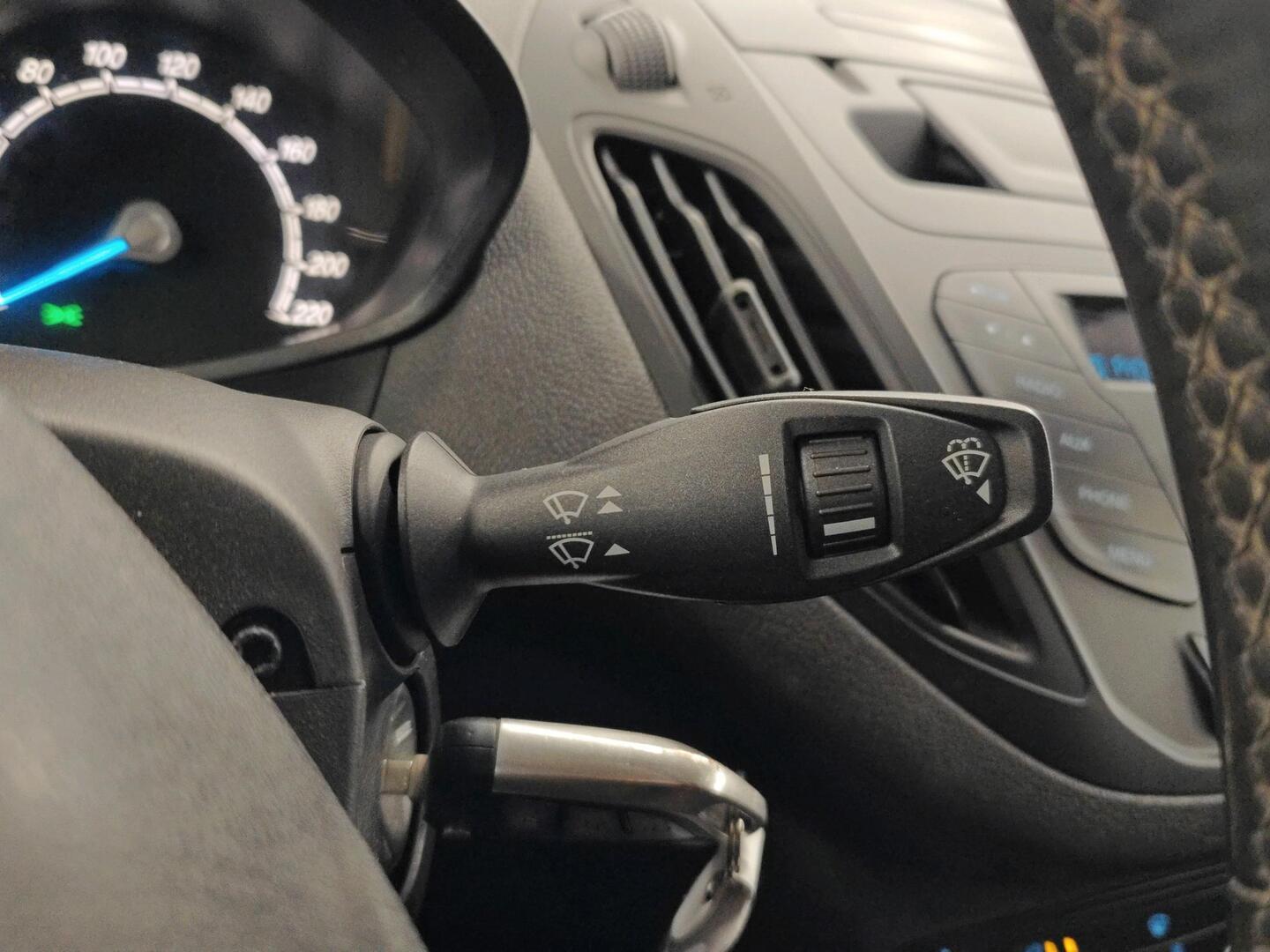 FORD Transit Courier 2015