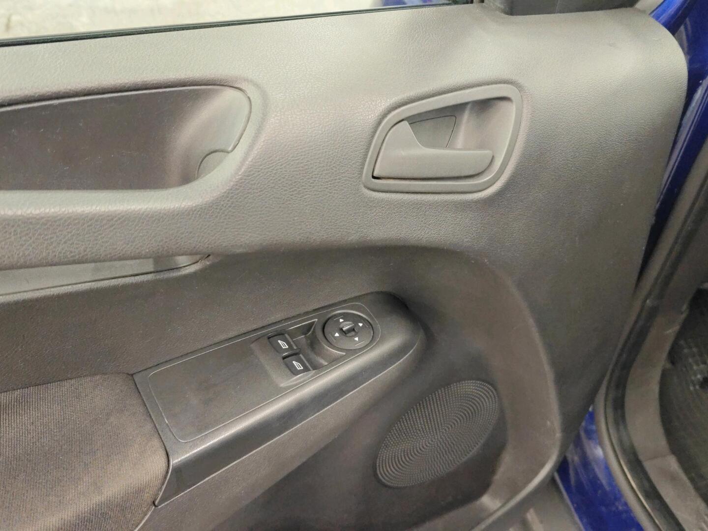 FORD Transit Courier 2015