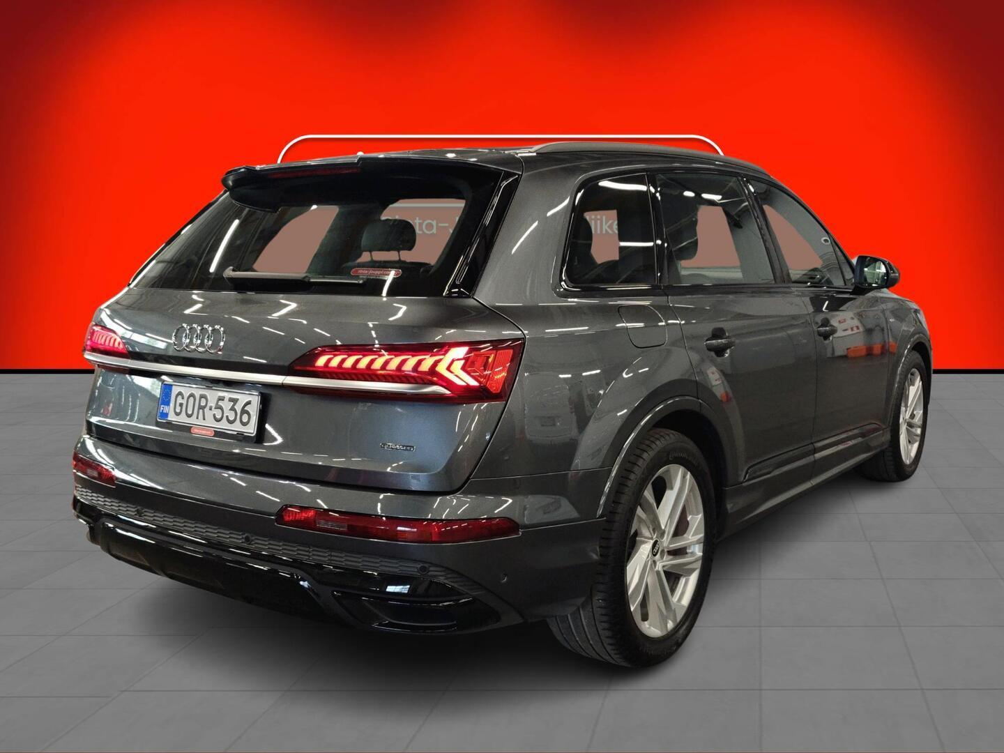AUDI Q7 2021