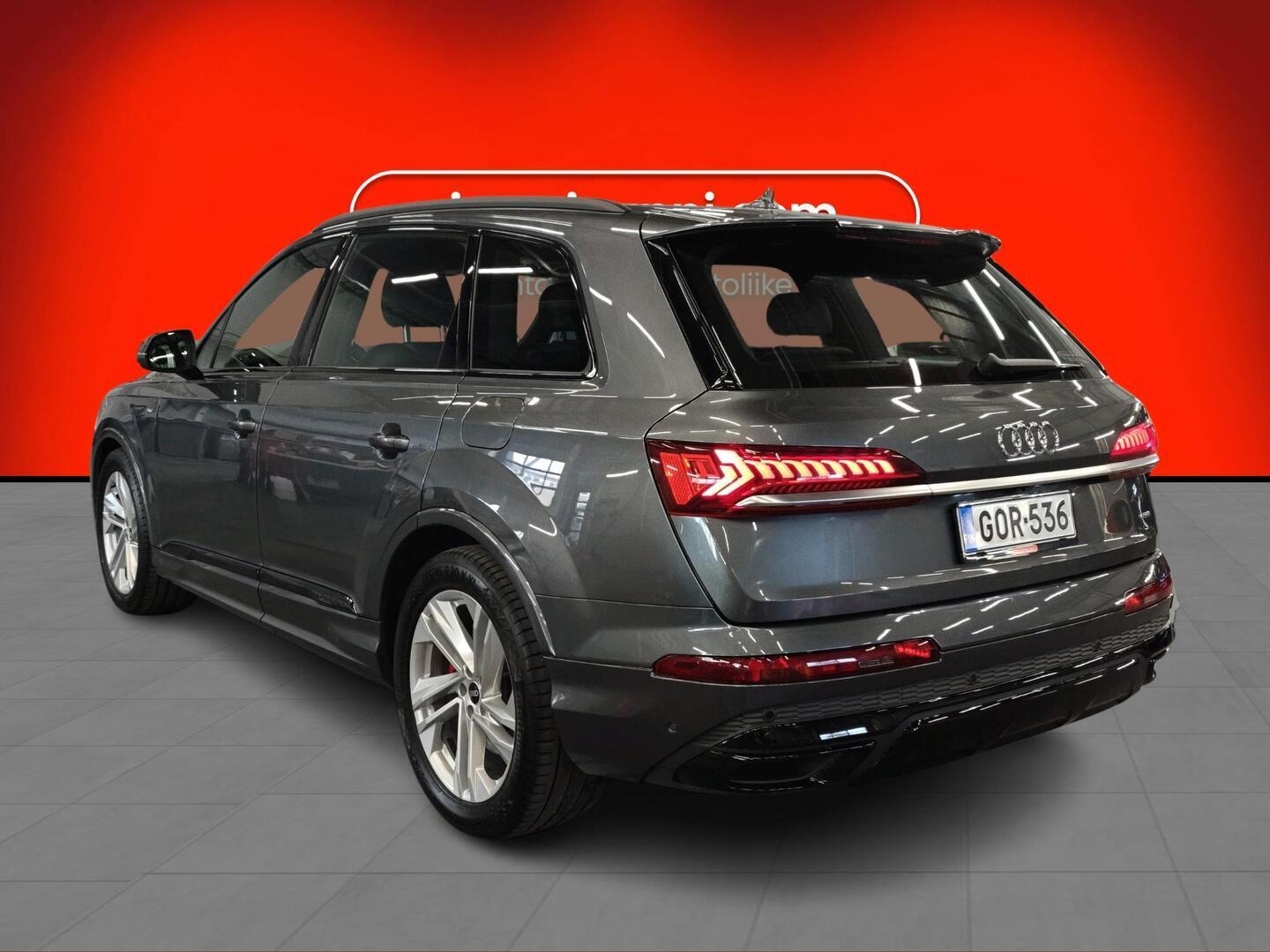 AUDI Q7 2021