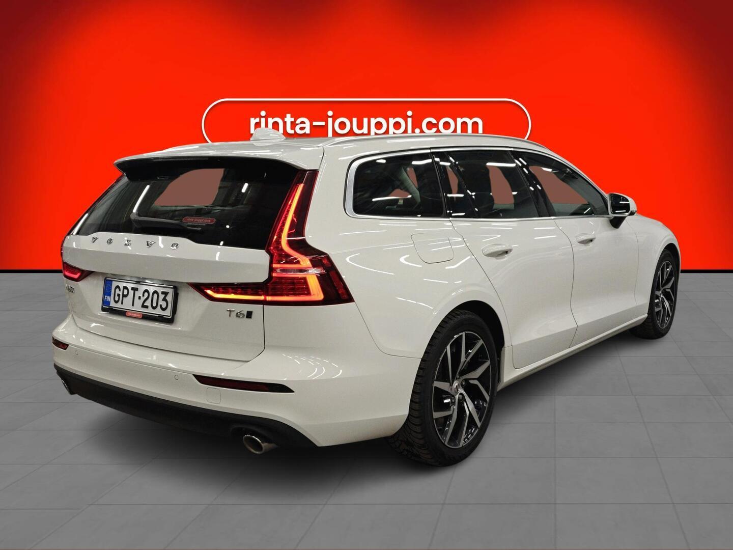 VOLVO V60 2020