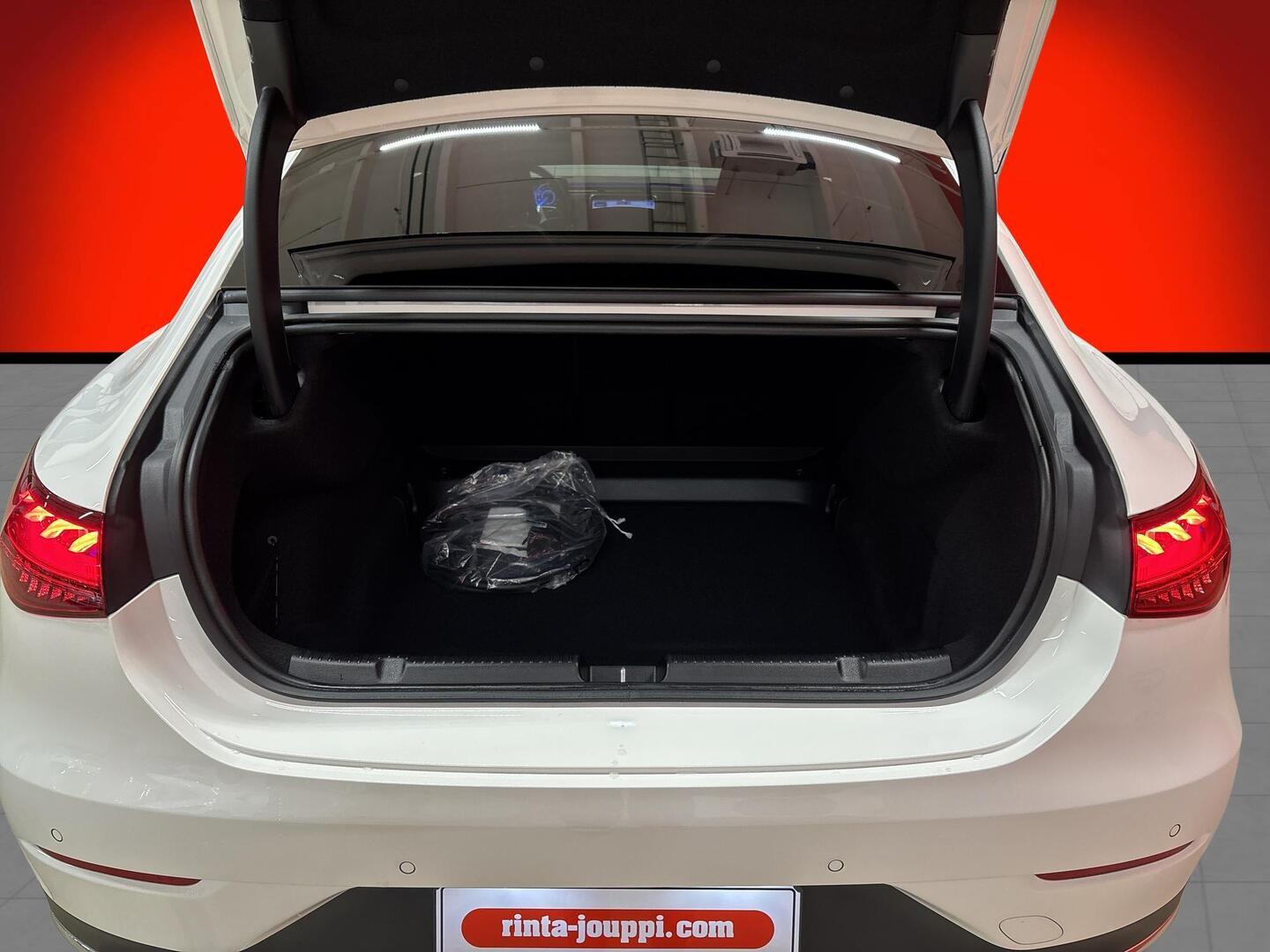 MERCEDES-BENZ EQE 2023