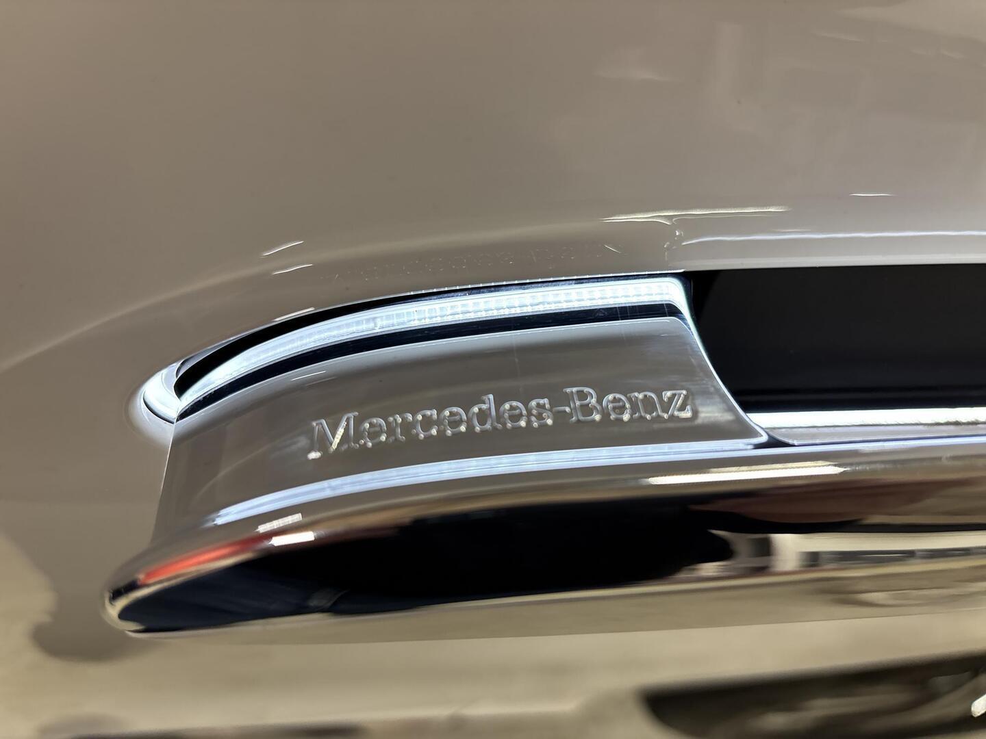 MERCEDES-BENZ EQE 2023