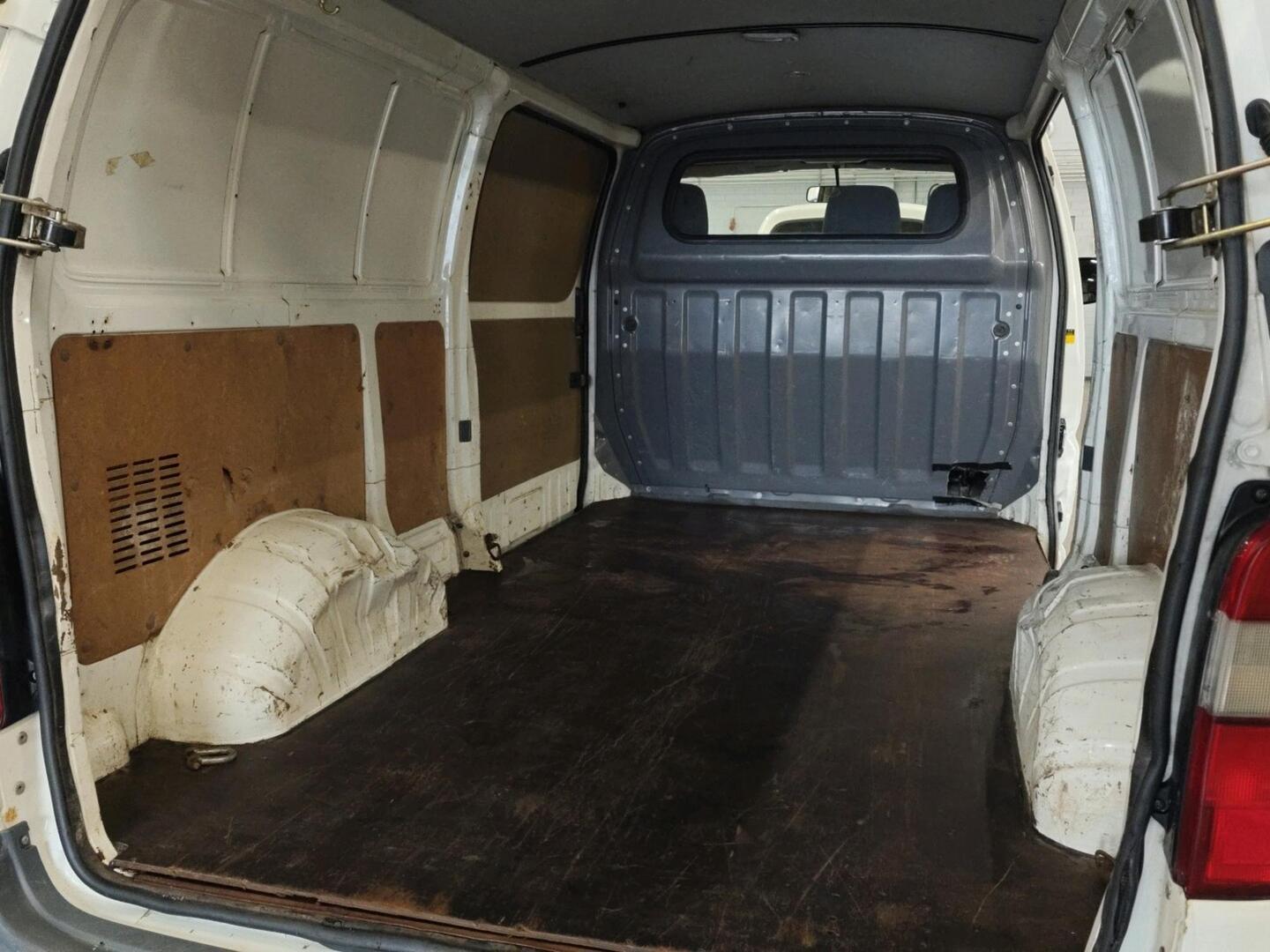 TOYOTA Hiace 2004