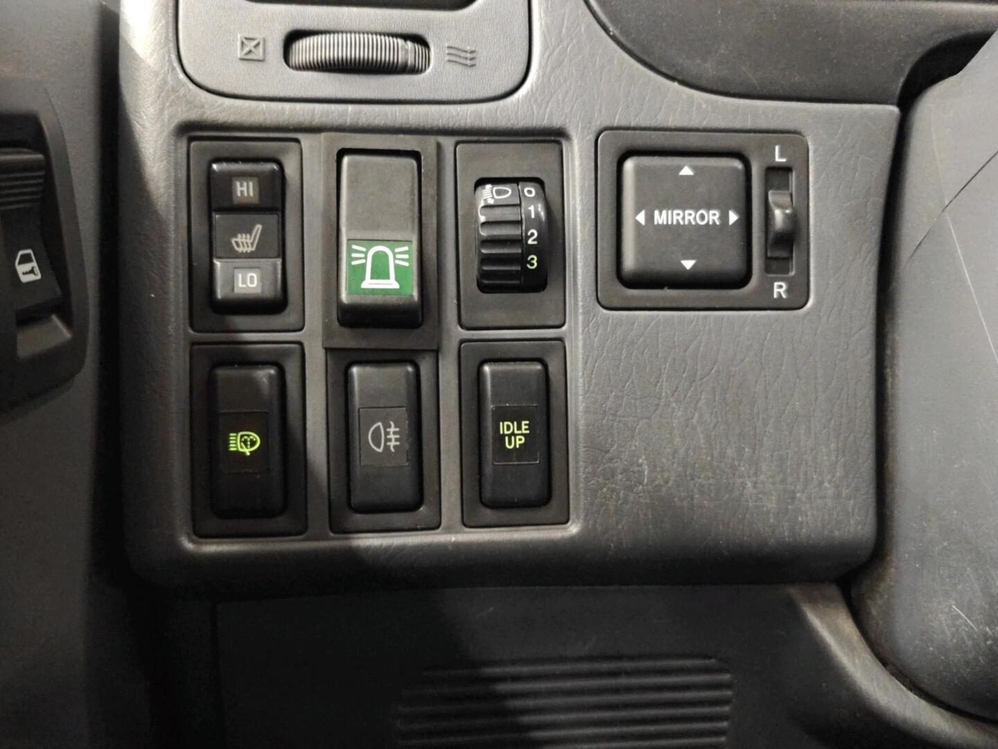 TOYOTA Hiace 2004