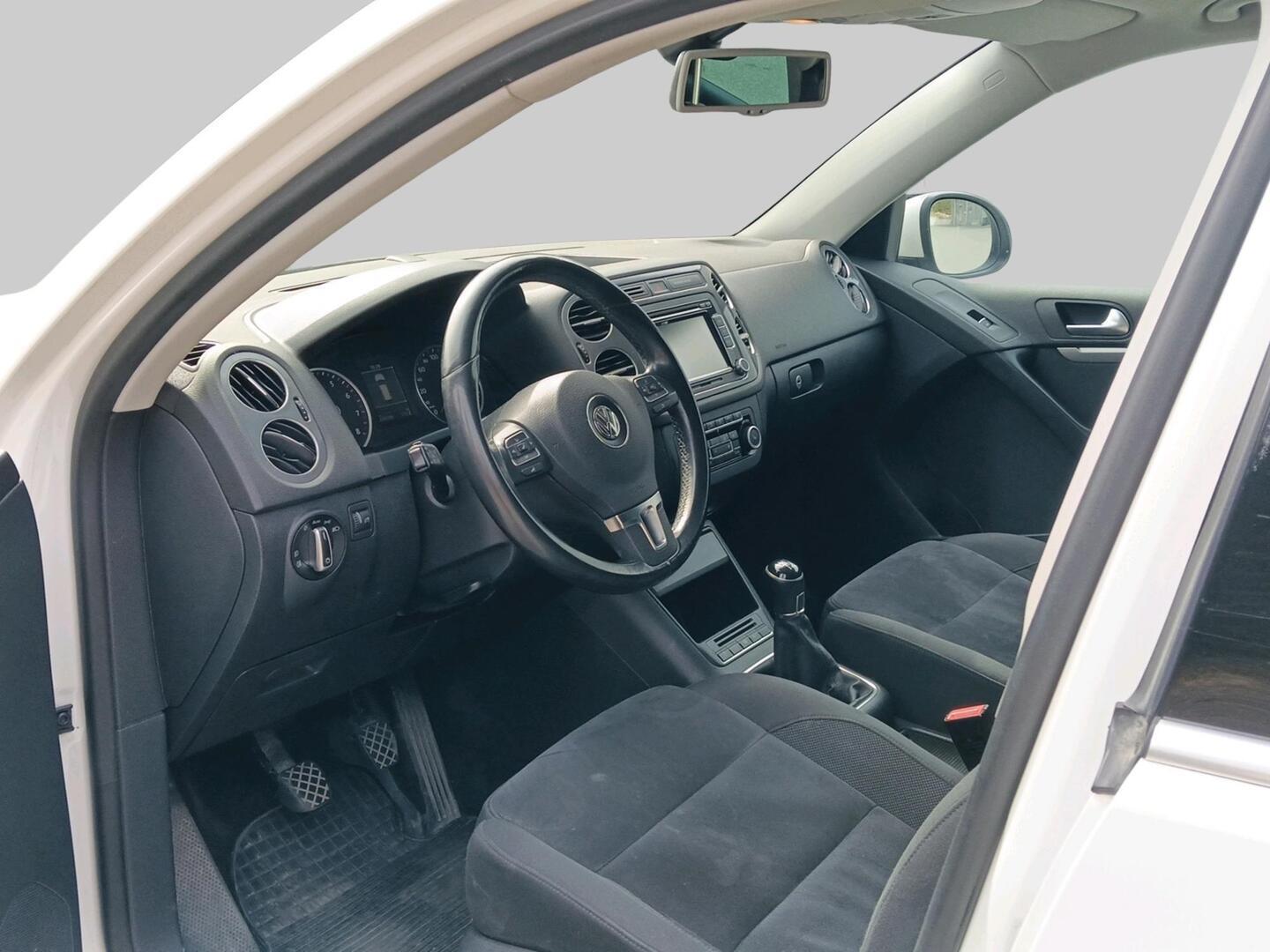 VOLKSWAGEN Tiguan 2012