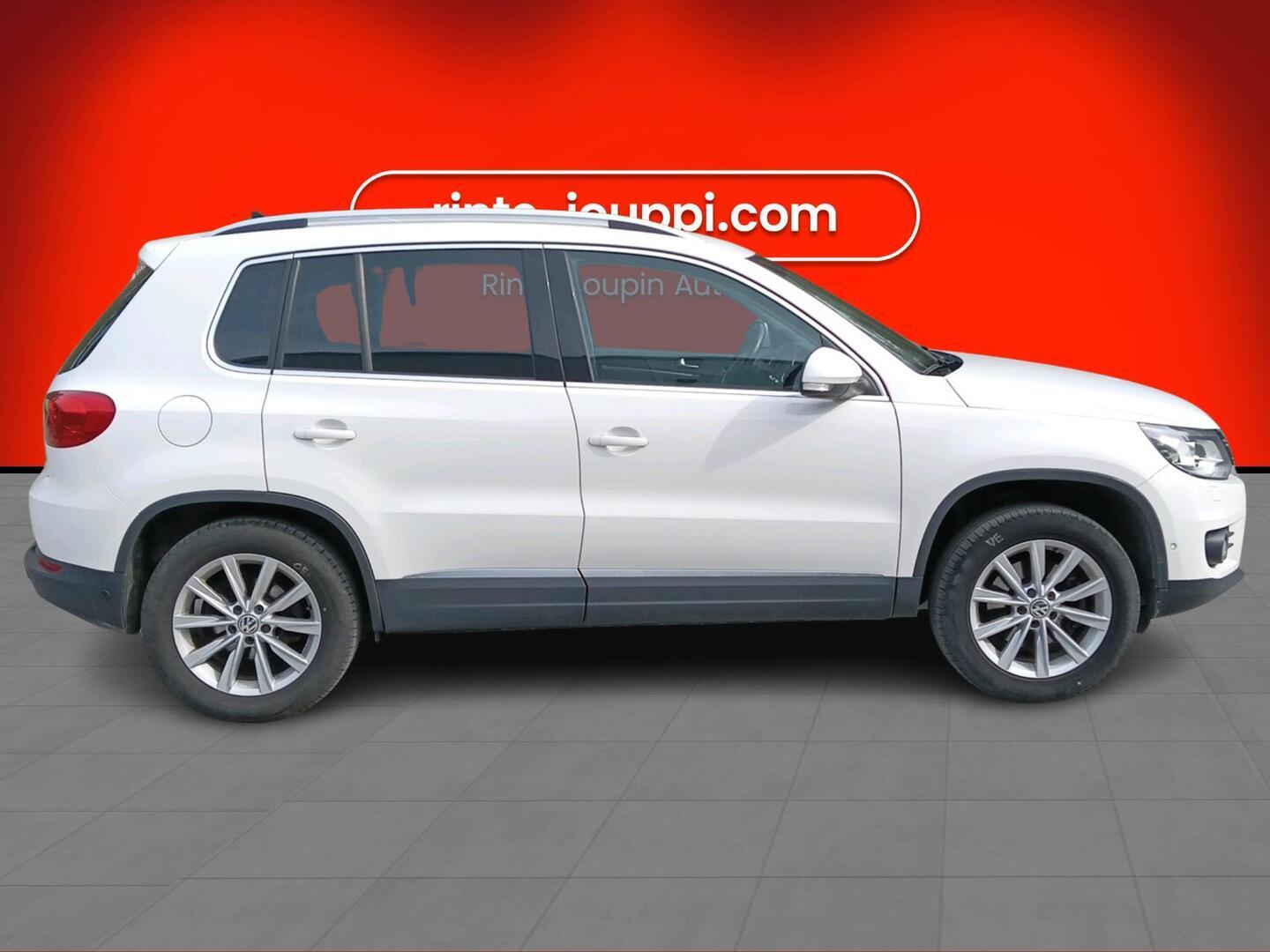 VOLKSWAGEN Tiguan 2012