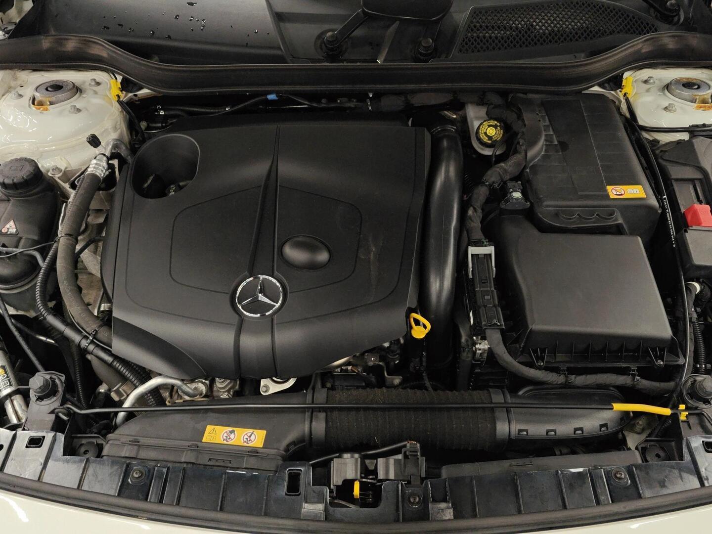 MERCEDES-BENZ GLA 2015