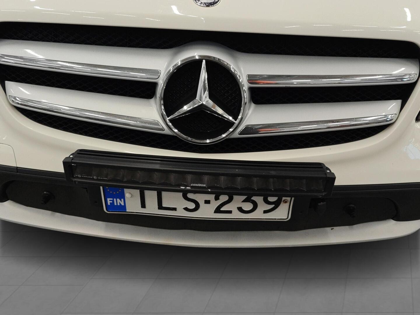 MERCEDES-BENZ GLA 2015