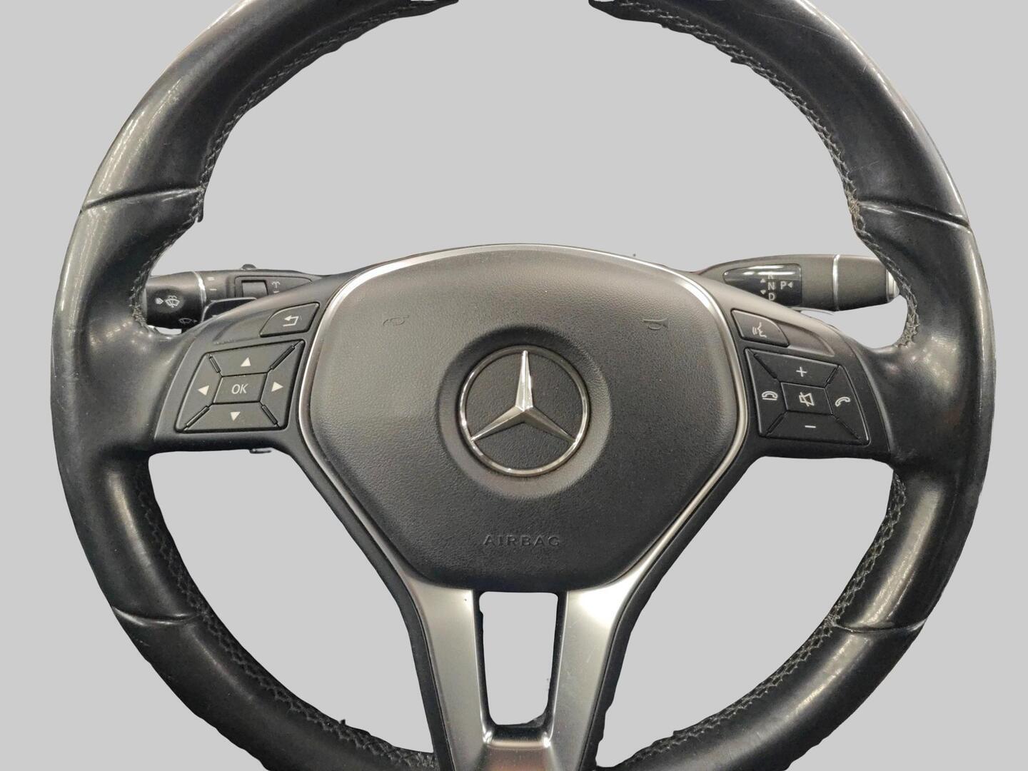 MERCEDES-BENZ GLA 2015