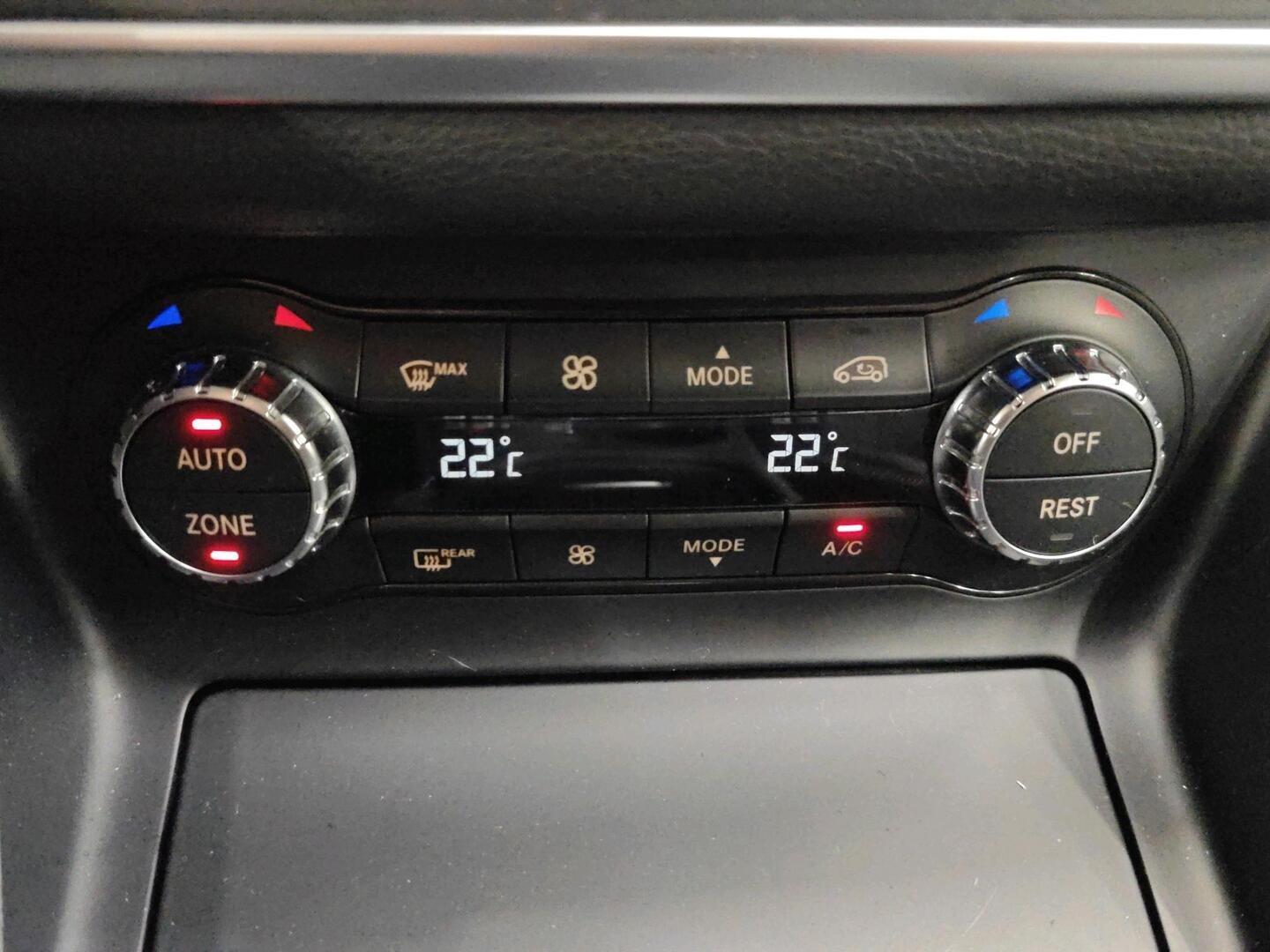 MERCEDES-BENZ GLA 2015
