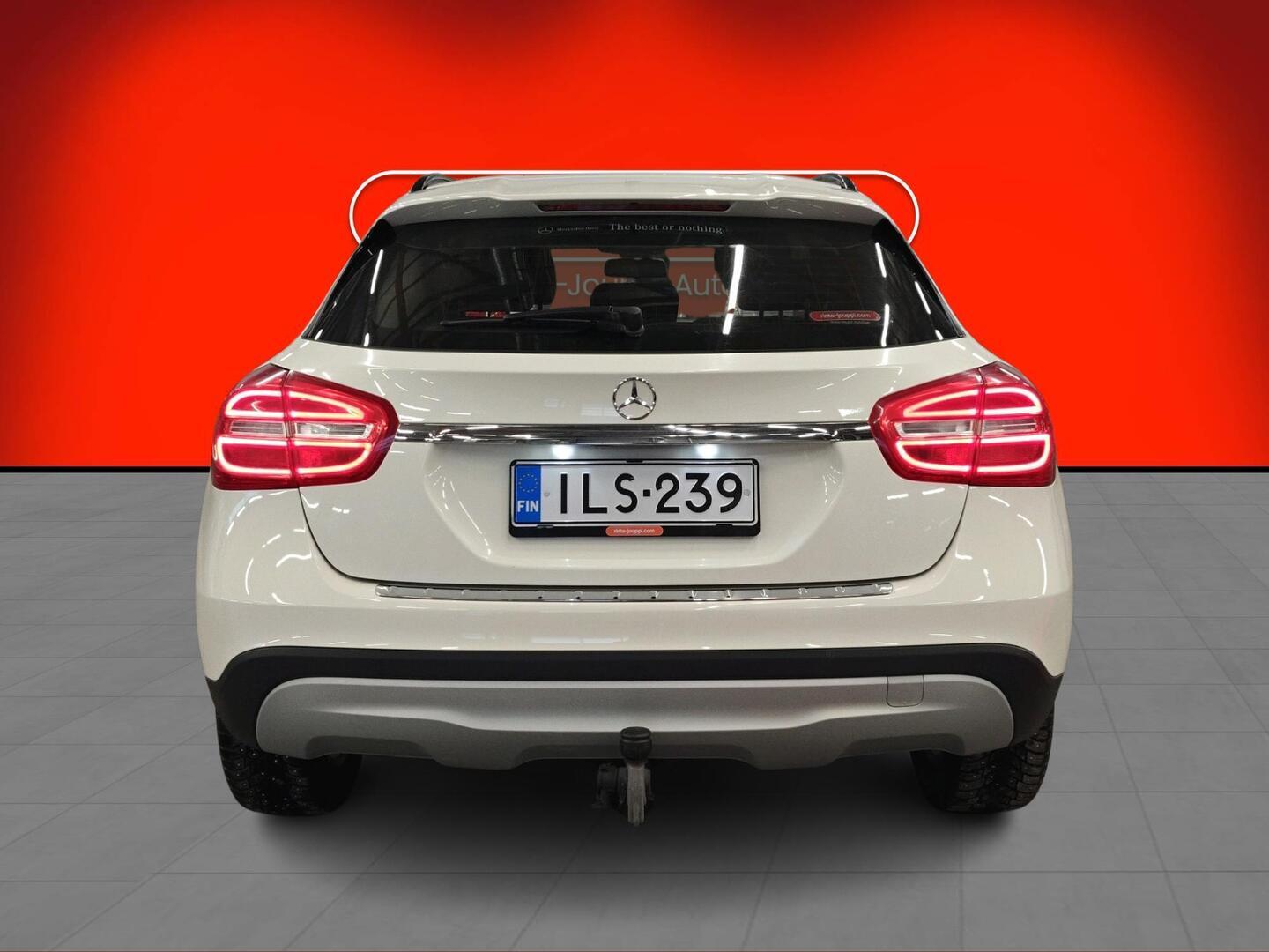 MERCEDES-BENZ GLA 2015