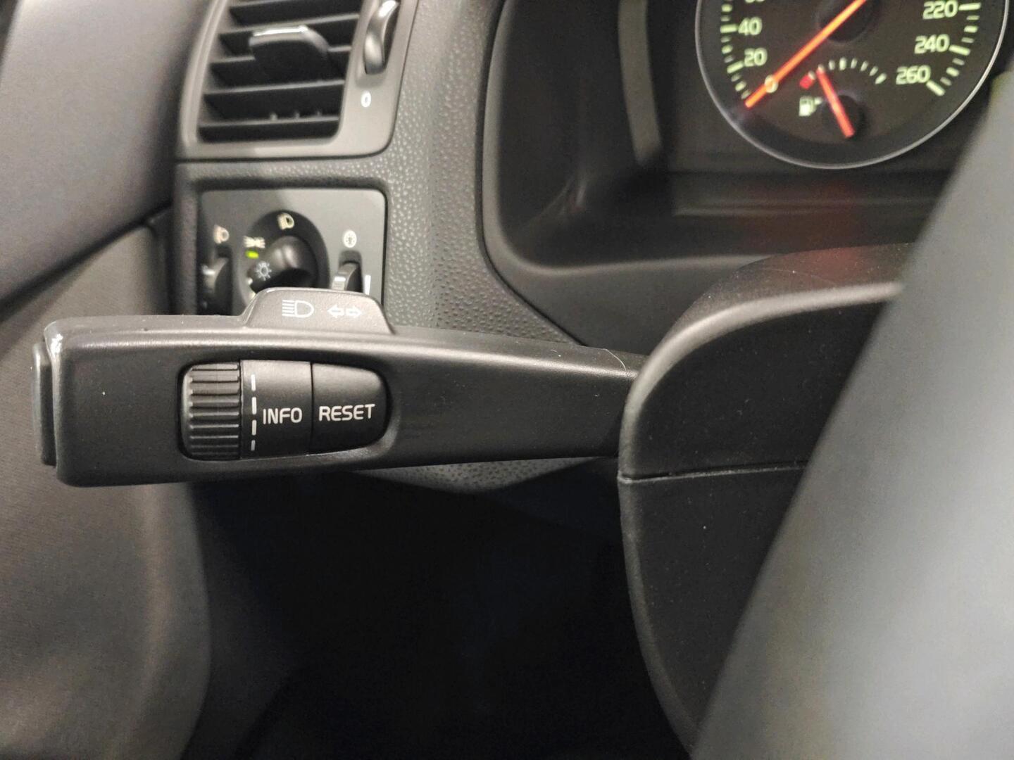 VOLVO V50 2008