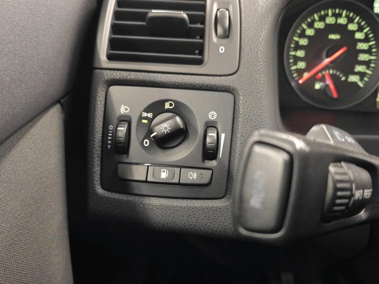 VOLVO V50 2008