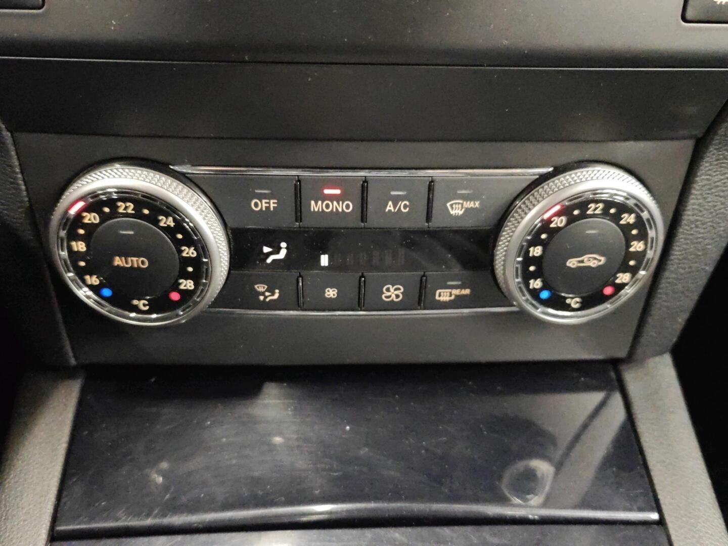 MERCEDES-BENZ GLK 2010