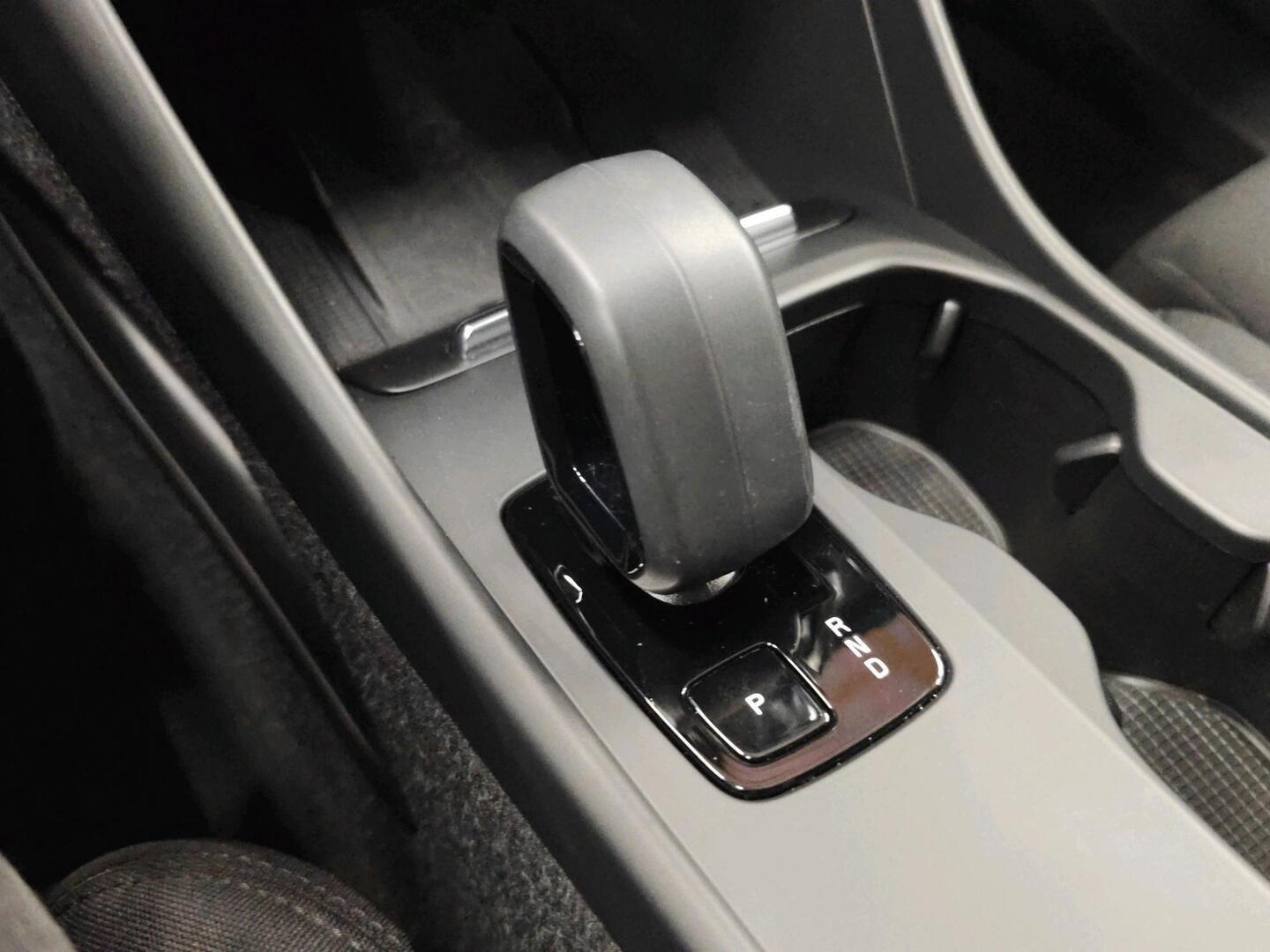 VOLVO EX40 2025