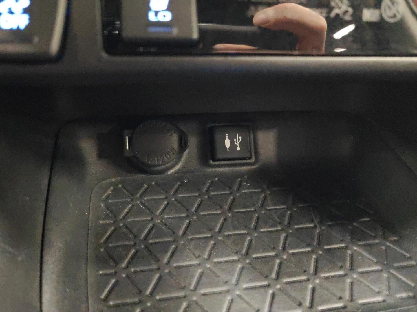 TOYOTA RAV4 2019
