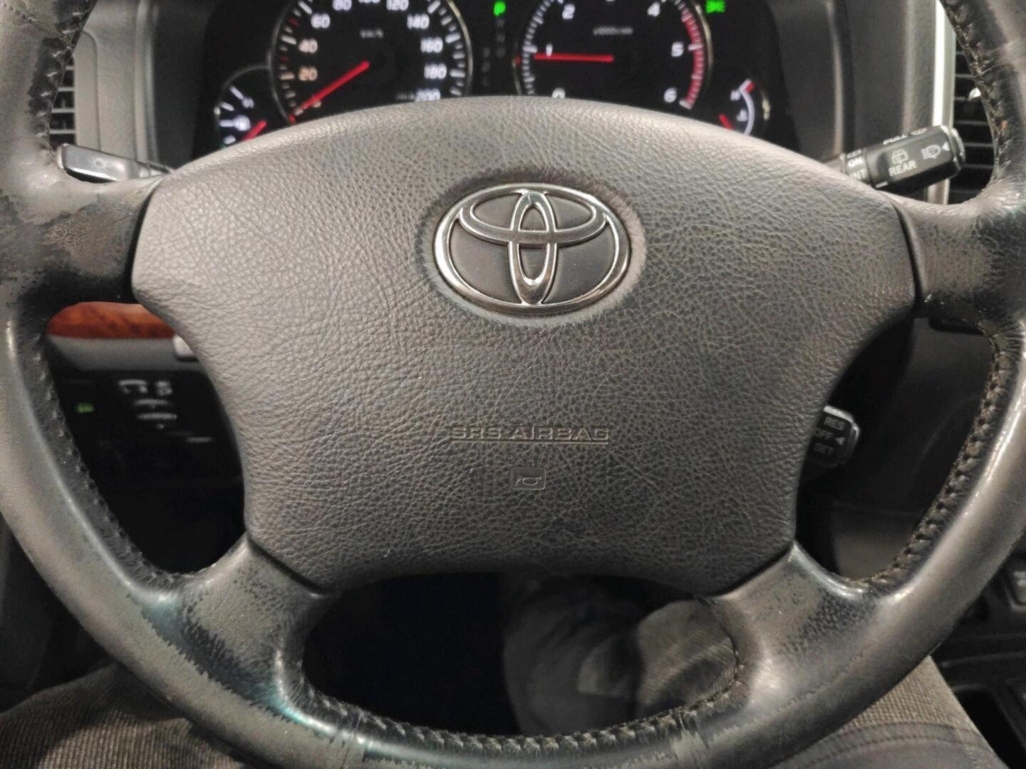 TOYOTA Land Cruiser 2004