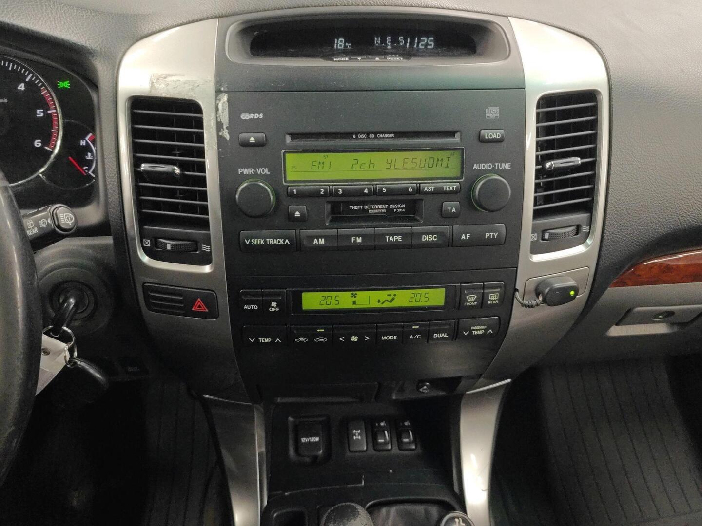 TOYOTA Land Cruiser 2004