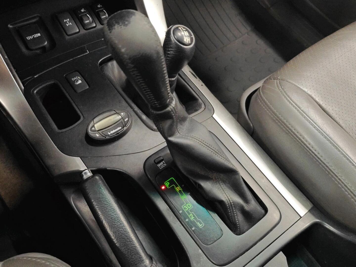 TOYOTA Land Cruiser 2004