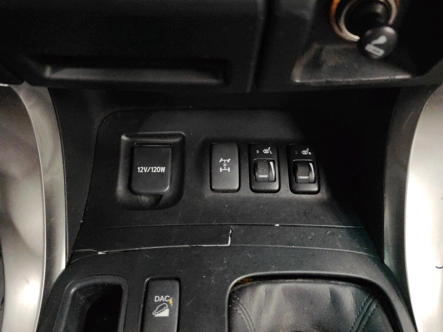 TOYOTA Land Cruiser 2004