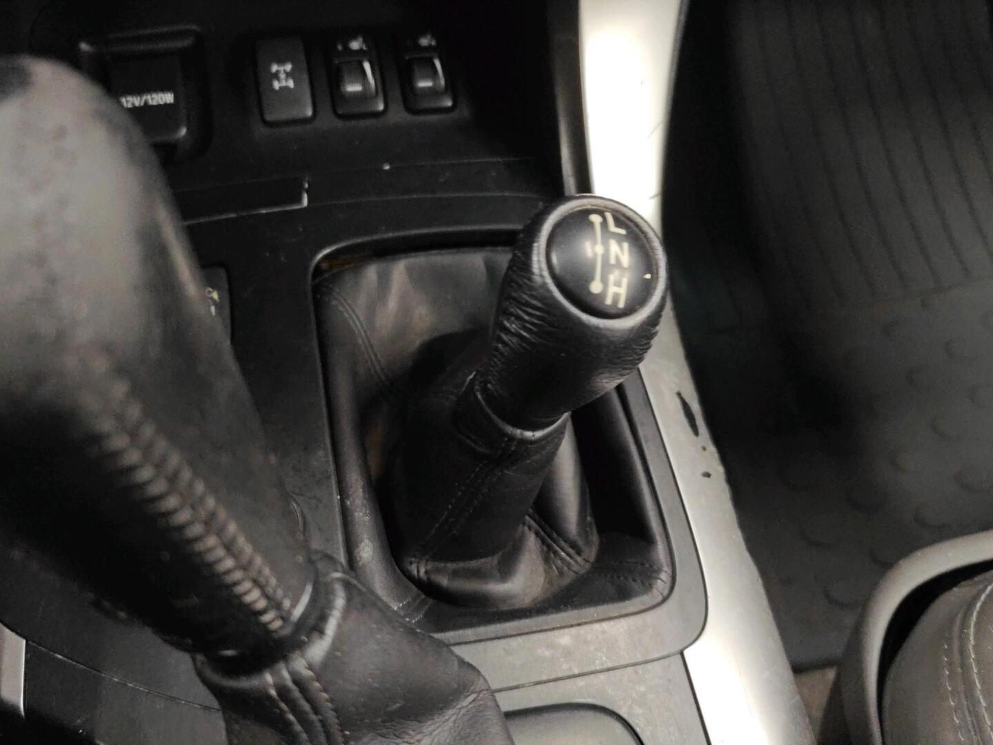 TOYOTA Land Cruiser 2004